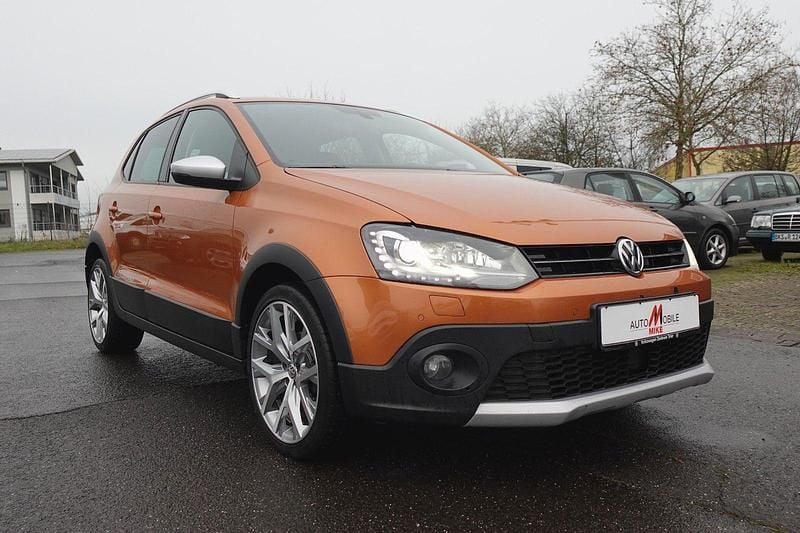 Orange Gebraucht 2017 VW Polo Cross Kleinwagen | 9.900 € (Fairer Preis) - Bild 1/4