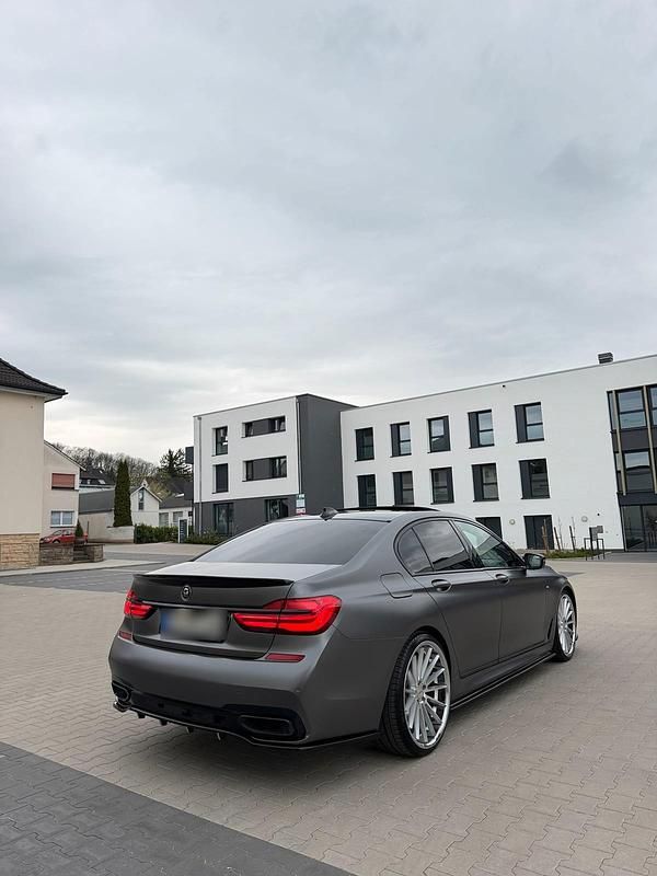 Second-hand BMW 740 Performance 400 CP (294 kW) 2016 Negru Berlinǎ