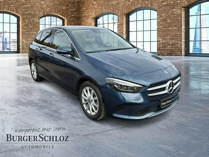 Gebraucht Mercedes B250e Progressive 218 PS (160 kW) 2022 Blau Van / Kleinbus