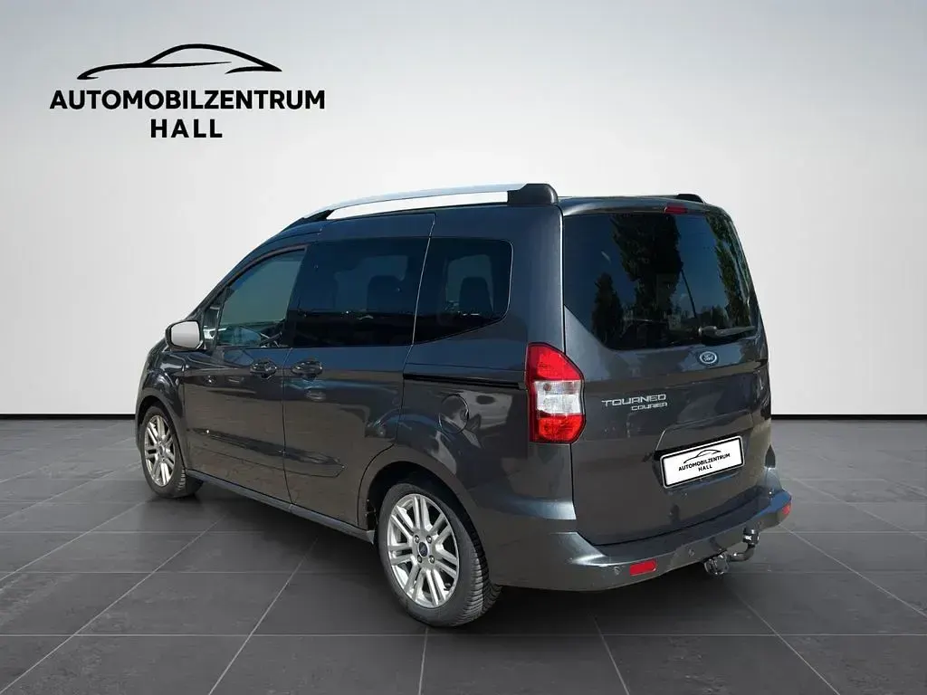 Gebraucht Ford Tourneo Courier Titanium 101 PS (74 kW) 2019 Grau Van / Kleinbus