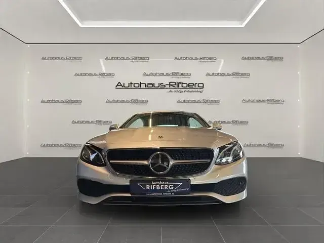 Gebraucht Mercedes E400 Avantgarde 333 PS (244 kW) 2017 Iridiumsilber  metallicl Coupé