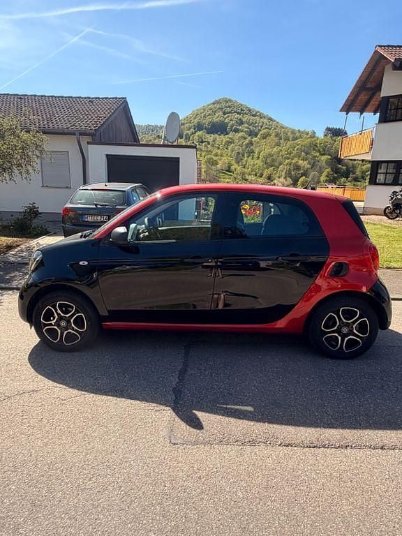 Second-hand Smart ForFour 90 CP (66 kW) 2018 Negru Hatchback