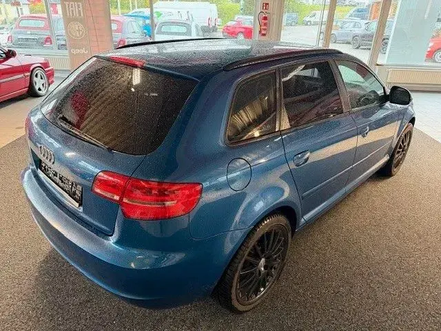 Second-hand Audi A3 Ambiente 125 CP (91 kW) 2009 Albastru Hatchback