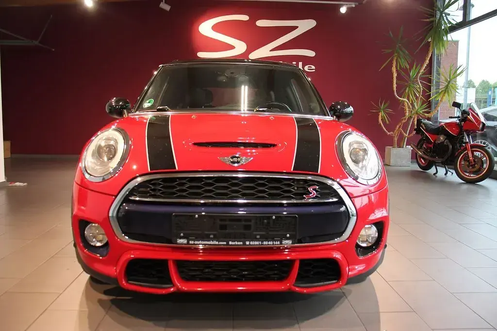 Gebraucht Mini John Cooper Works 192 PS (141 kW) 2017 Chili (solar) red Kleinwagen