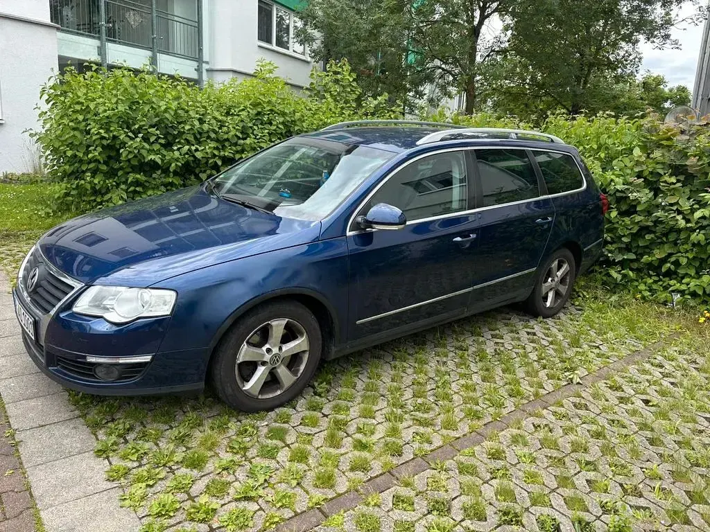 Gebraucht VW Passat Highline 140 PS (102 kW) 2009 Blau Limousine