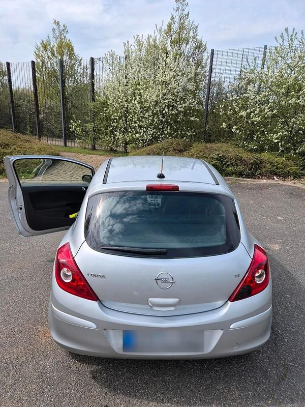 Gebraucht Opel Corsa 80 PS (58 kW) 2007 Grau Kleinwagen