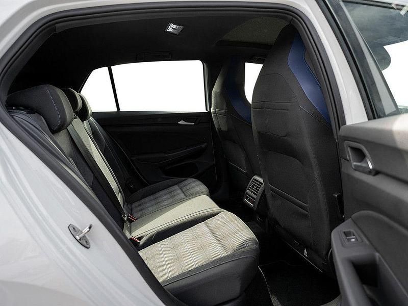 Gebraucht VW Golf VIII GTE 245 PS (180 kW) 2022 Pure white Limousine