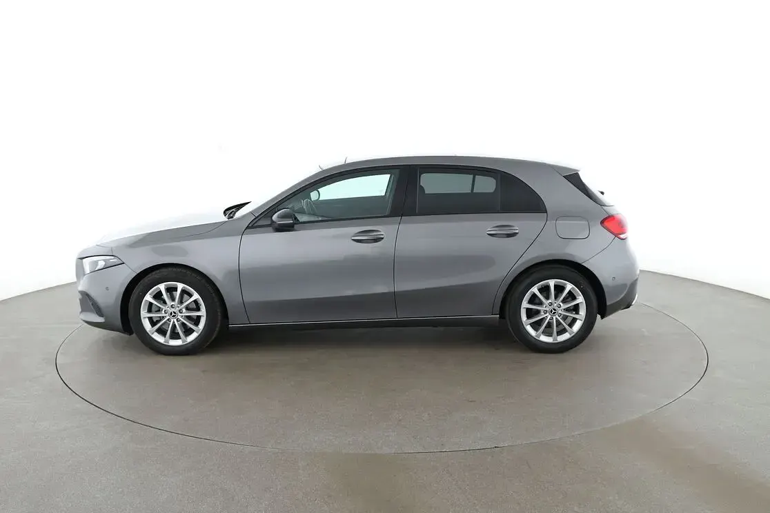 Gebraucht Mercedes A200 Progressive 177 PS (130 kW) 2022 Grau Limousine