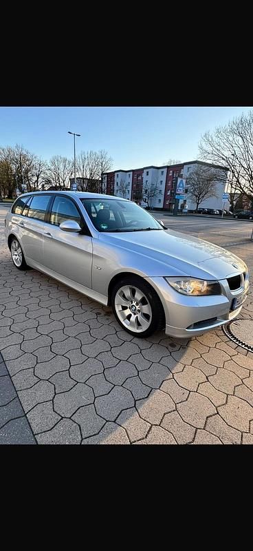 Gebraucht BMW 320 150 PS (110 kW) 2007 Silber Kombi