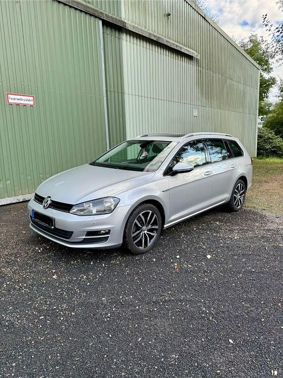Silber Gebraucht 2014 VW Golf VII Comfortline Kombi | 7.800 € (Fairer Preis) - Bild 1/4