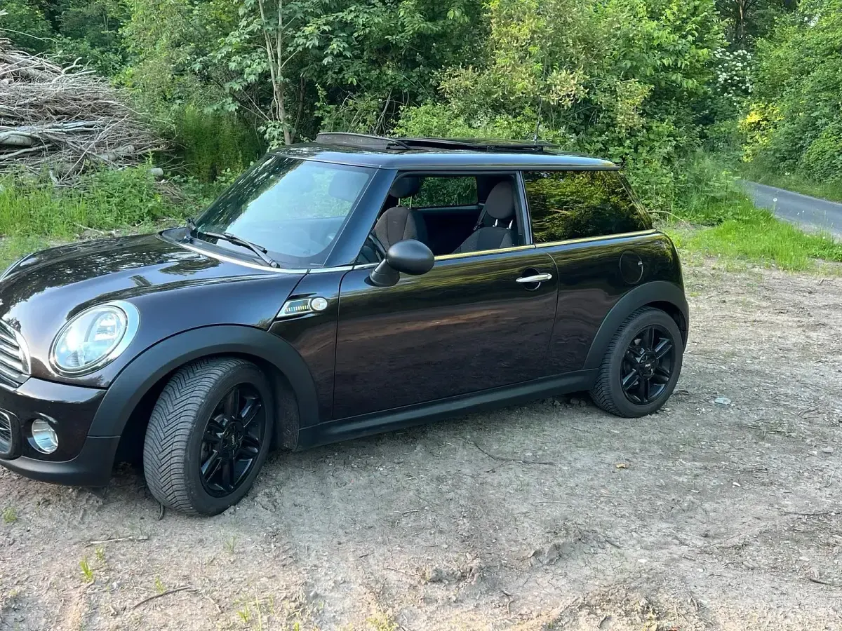 Gebraucht Mini Cooper 75 PS (55 kW) 2013 Braun Kleinwagen