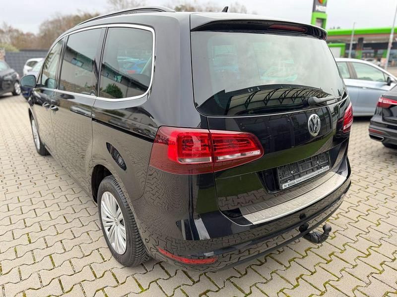 Gebraucht VW Sharan Comfortline 150 PS (110 kW) 2019 Schwarz Van / Kleinbus