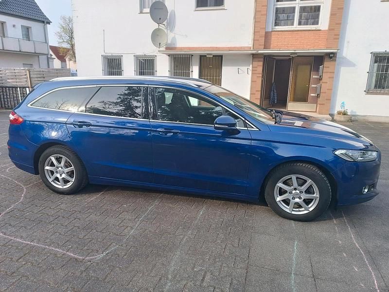 Second-hand Ford Mondeo 218 CP (160 kW) 2018 Albastru Break