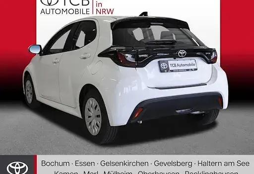 Neu Toyota Corolla 178 PS (130 kW) 2025 Platinumweiß Kombi