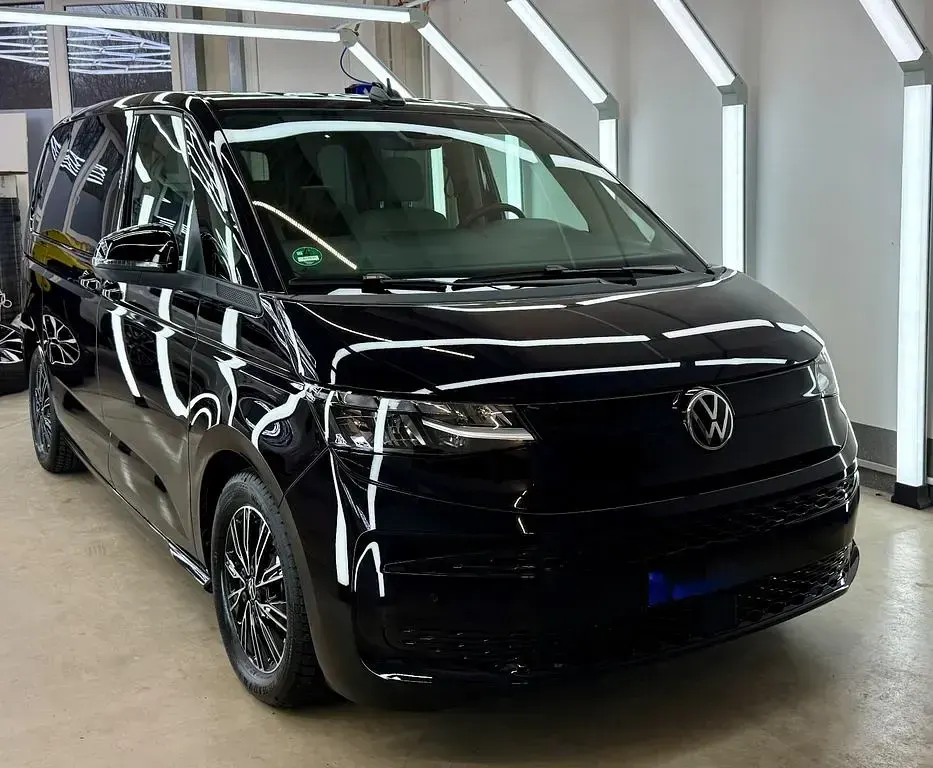 Gebraucht VW Multivan 204 PS (150 kW) 2024 Schwarz Van / Kleinbus