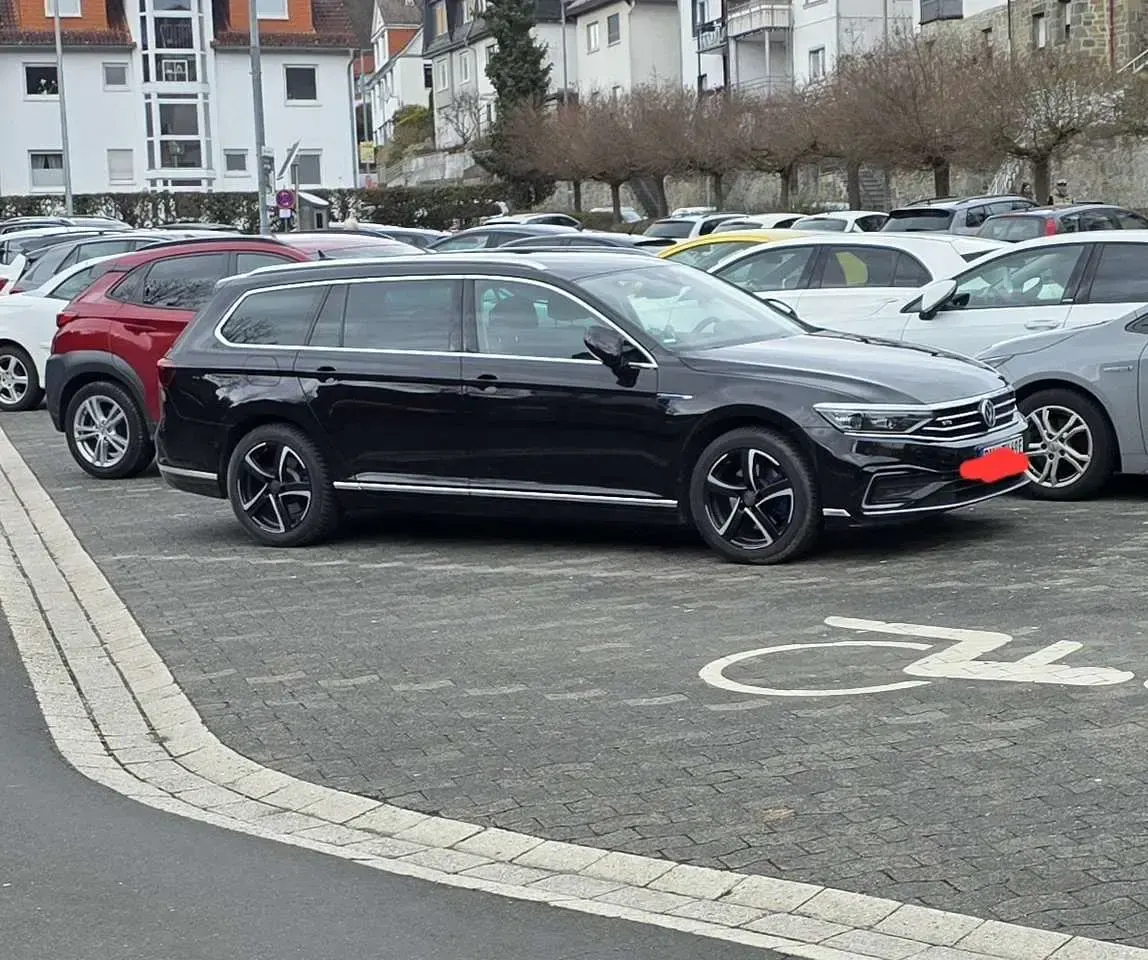Gebraucht VW Passat GTE 156 PS (114 kW) 2020 Schwarz Kombi