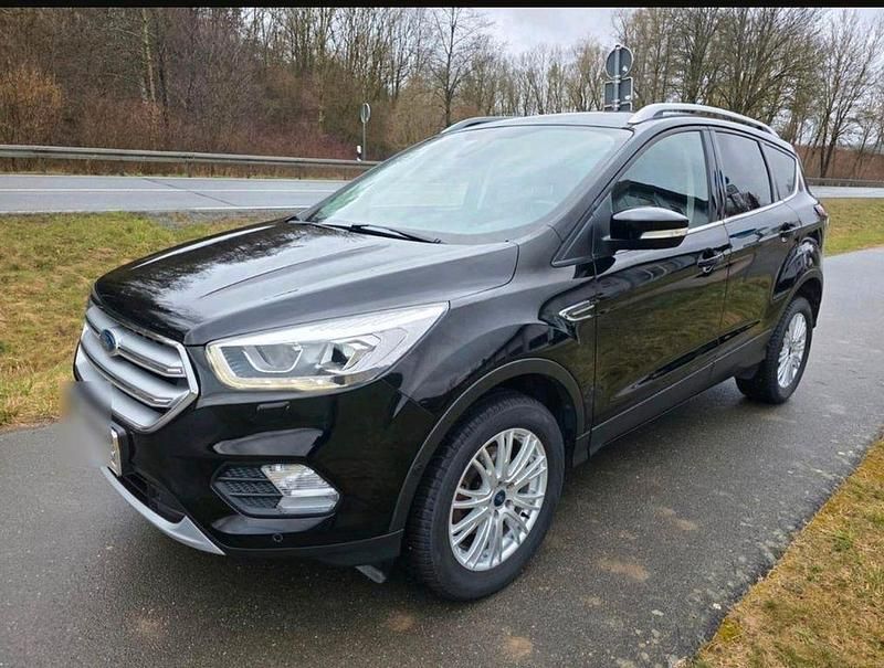 Gebraucht Ford Kuga Trend 150 PS (110 kW) 2018 Schwarz SUV