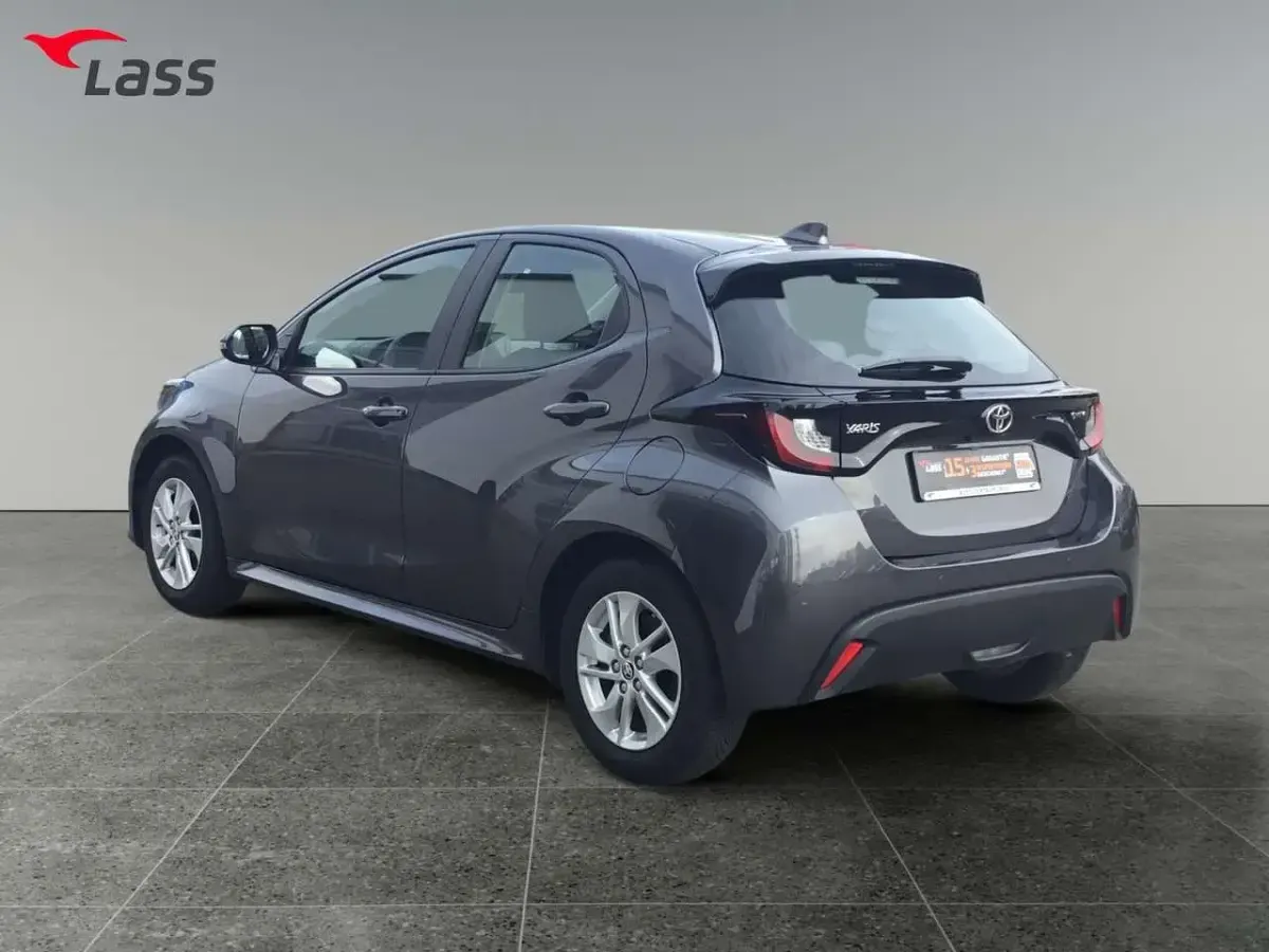 Gebraucht Toyota Yaris 116 PS (85 kW) 2025 Grau Kleinwagen