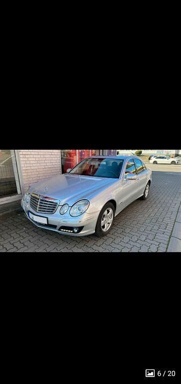Silber Gebraucht 2006 Mercedes E280 Elegance Limousine | 4.250 € (Guter Preis) - Bild 1/4