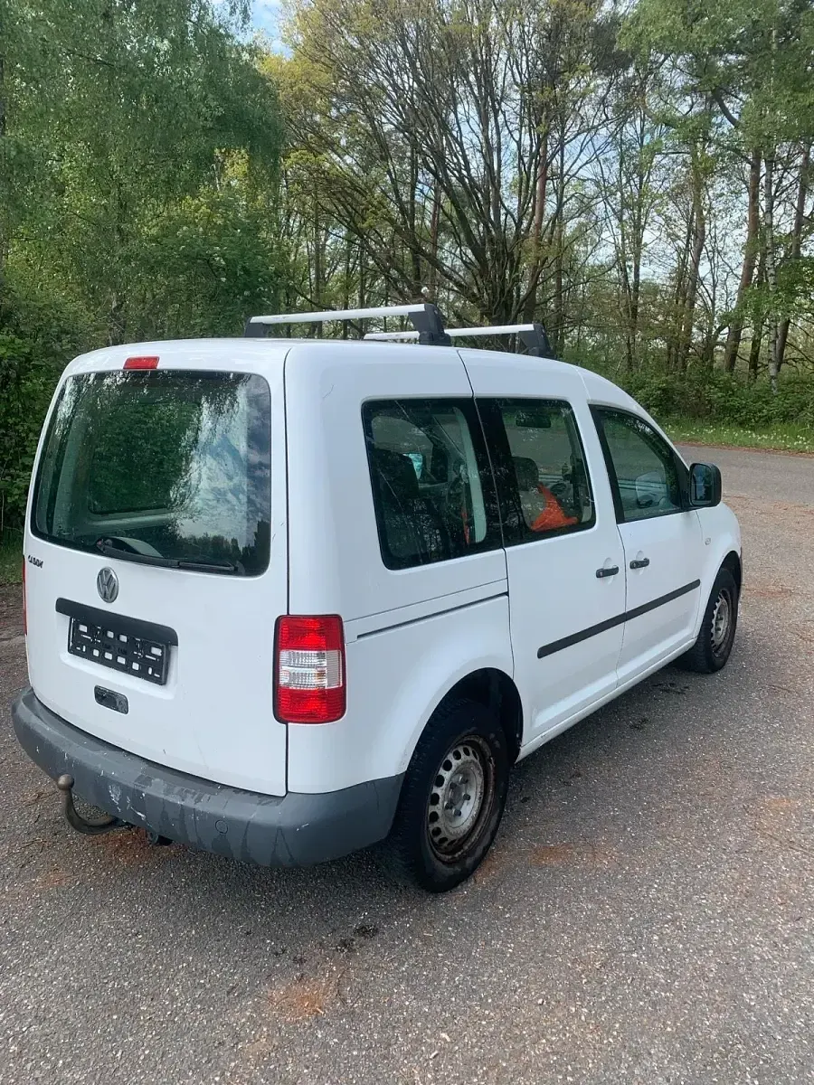 Używany VW Caddy 105 KM (77 kW) 2004 Biały Minivan