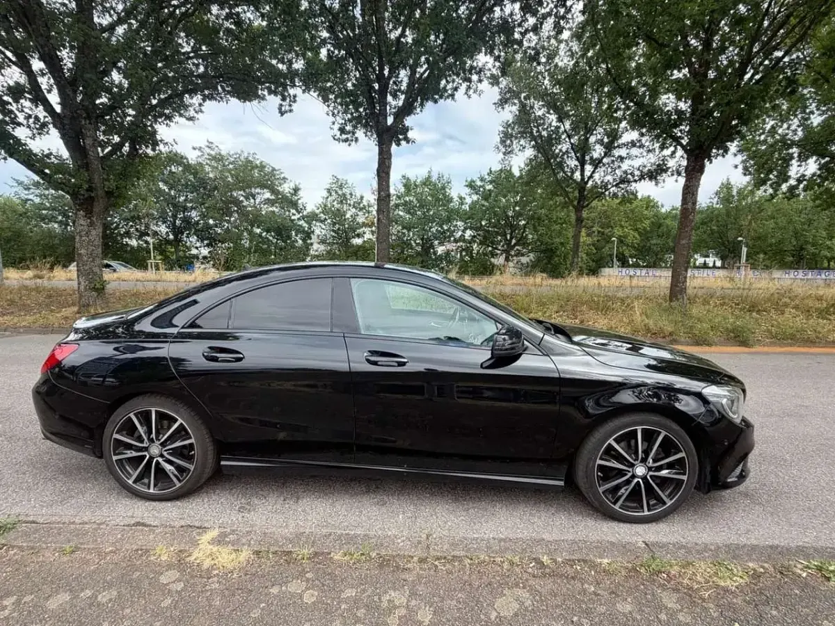 Gebraucht Mercedes CLA200 136 PS (100 kW) 2015 Schwarz Coupé