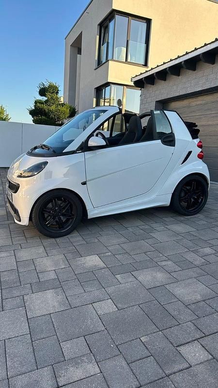 Weiß Gebraucht 2015 Smart ForTwo Coupé Brabus Cabrio | 10.799 € (Fairer Preis) - Bild 1/4