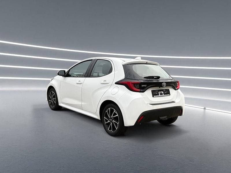 Gebraucht Toyota Yaris Team 125 PS (91 kW) 2022 Weiß Kleinwagen
