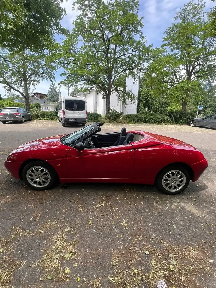Gebraucht Alfa Romeo Spider 144 PS (105 kW) 1999 Rot Cabrio