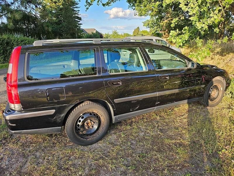 Schwarz Gebraucht 2004 Volvo V70 Momentum Kombi | 650 € (Superpreis) - Bild 1/1