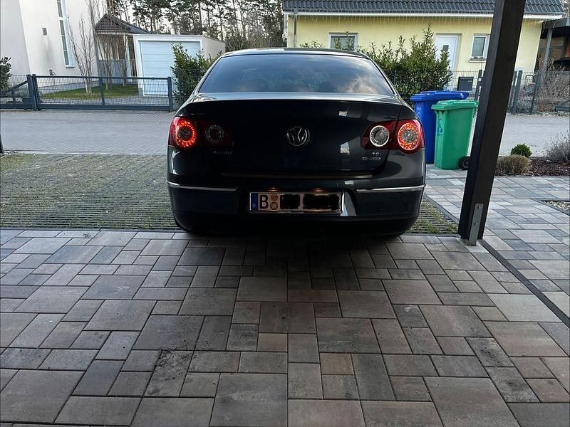 Gebraucht VW Passat Comfortline 122 PS (89 kW) 2010 Grau Limousine