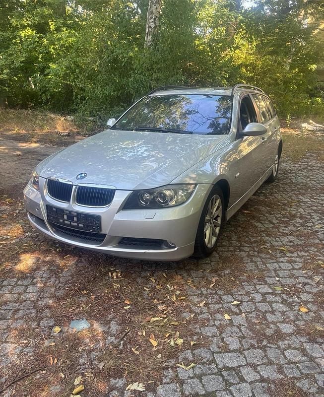 Silber Gebraucht 2007 BMW 320 Kombi | 3.500 € (Guter Preis) - Bild 1/4
