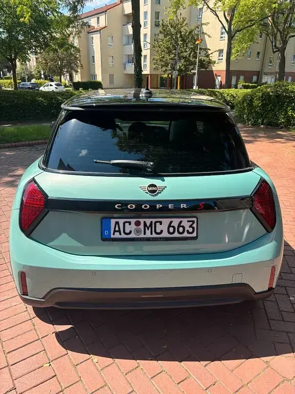 Używany Mini Cooper S 204 KM (150 kW) 2025 Zielony Hatchback