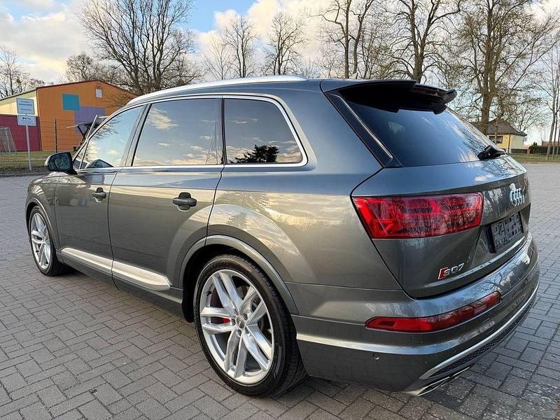 Gebraucht Audi SQ7 Ambiente 435 PS (319 kW) 2016 Grau SUV