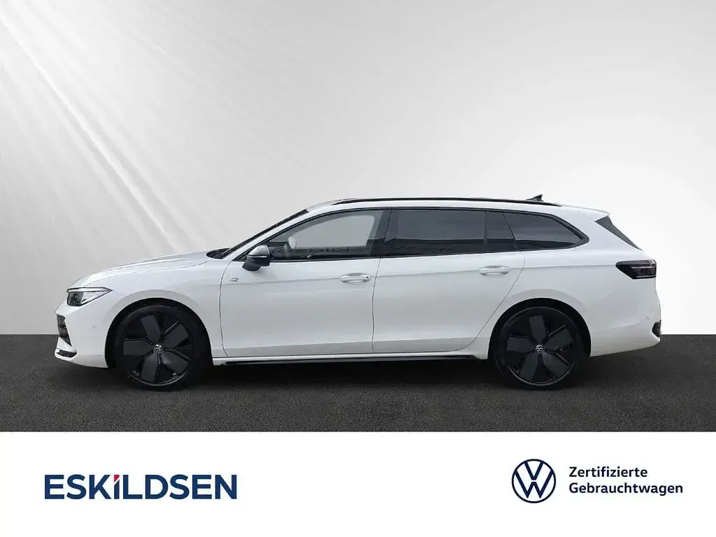 Gebraucht VW Passat IQ Drive 150 PS (110 kW) 2025 Weiß Limousine