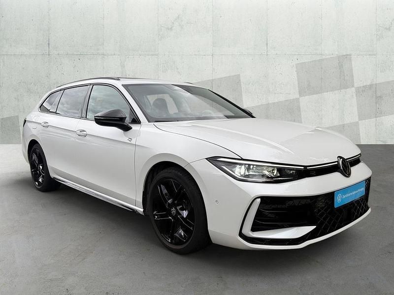 Gebraucht VW Passat Pro 150 PS (110 kW) 2024 Andere Kombi