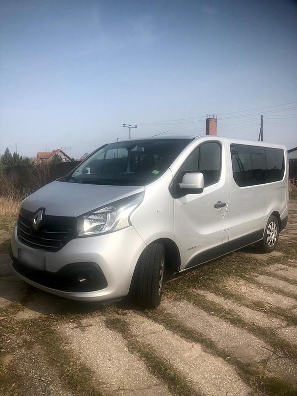 Gebraucht Renault Trafic 125 PS (91 kW) 2016 Silber Van / Kleinbus