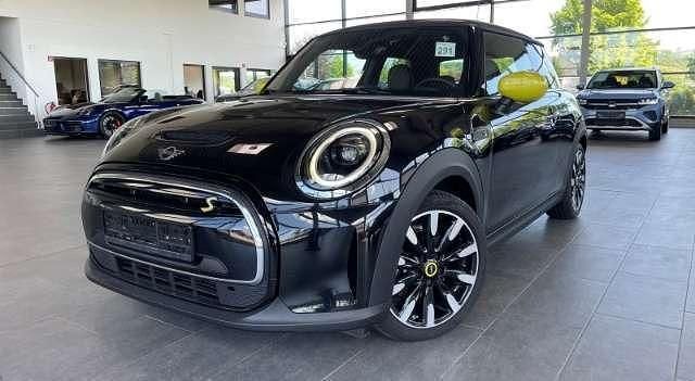 Second-hand Mini Cooper SE 135 kW (184 CP) 2023 Negru Hatchback