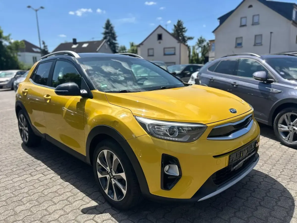 Gebraucht Kia Stonic 120 PS (88 kW) 2019 Gelb SUV