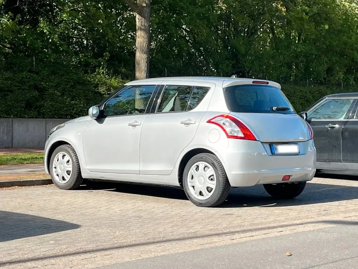 Gebraucht Suzuki Swift 94 PS (69 kW) 2013 Grau Kleinwagen