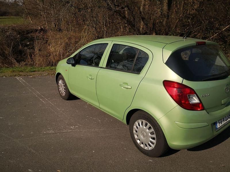 Gebraucht Opel Corsa Edition 80 PS (58 kW) 2009 Grün Kleinwagen