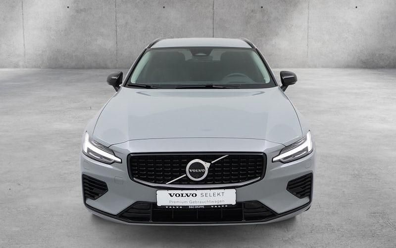 Gebraucht Volvo V60 Plus 350 PS (257 kW) 2025 Grau Kombi