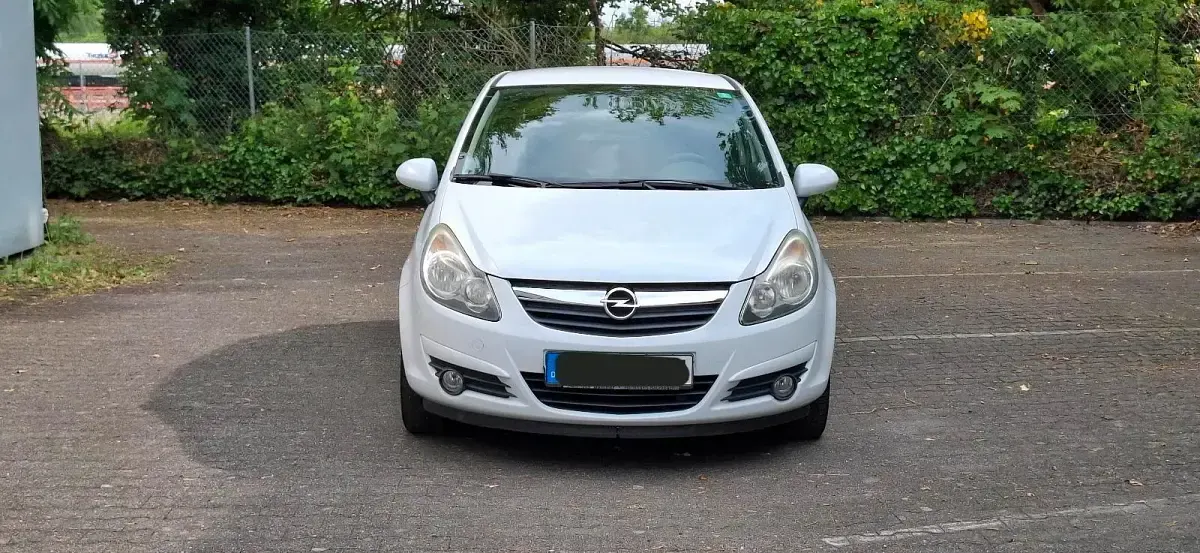 Gebraucht Opel Corsa 87 PS (63 kW) 2010 Weiß Kleinwagen