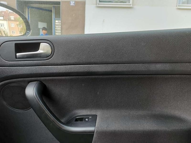 Gebraucht VW Golf VI Team 140 PS (102 kW) 2010 Schwarz Kleinwagen