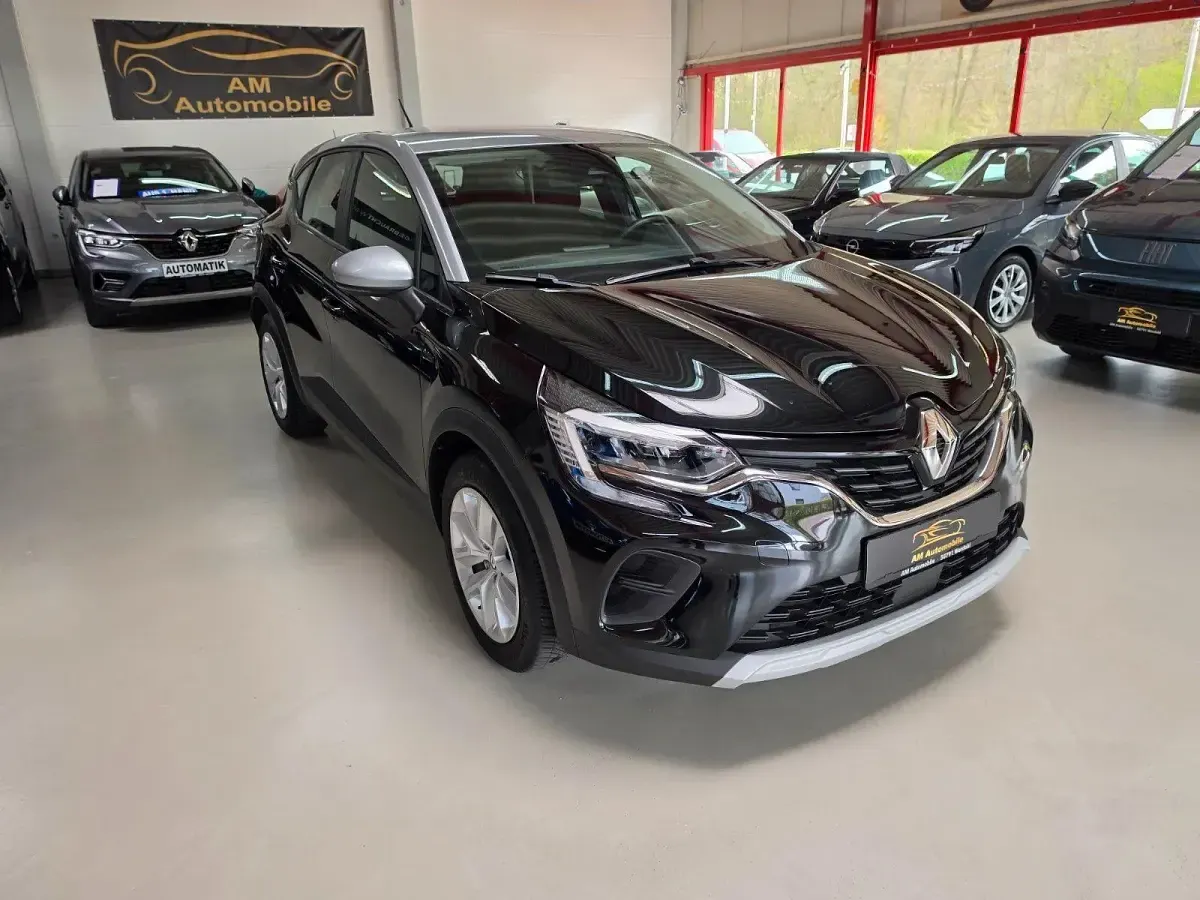 Käytetty Renault Captur Equilibre 91 HP (66 kW) 2023 Musta Katumaasturi