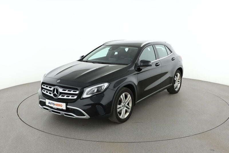Schwarz Gebraucht 2018 Mercedes GLA180 Urban SUV | 19.430 € (Fairer Preis) - Bild 1/4