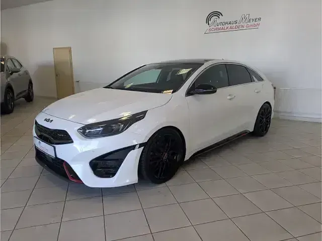 Gebraucht Kia ProCeed GT 204 PS (150 kW) 2022 (hw2) deluxeweiss met. Kombi