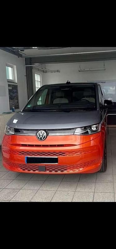Gebraucht VW Multivan Goal 204 PS (150 kW) 2025 Orange Van