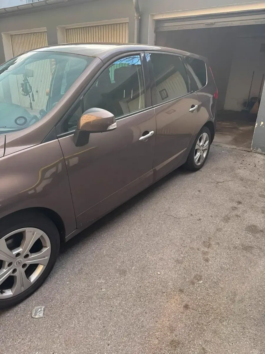 Gebraucht Renault Grand Scénic III 130 PS (95 kW) 2010 Van / Kleinbus