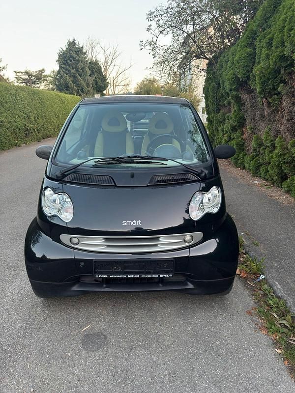 Schwarz Gebraucht 2003 Smart ForTwo Coupé Coupé | 1.300 € (Guter Preis) - Bild 1/4