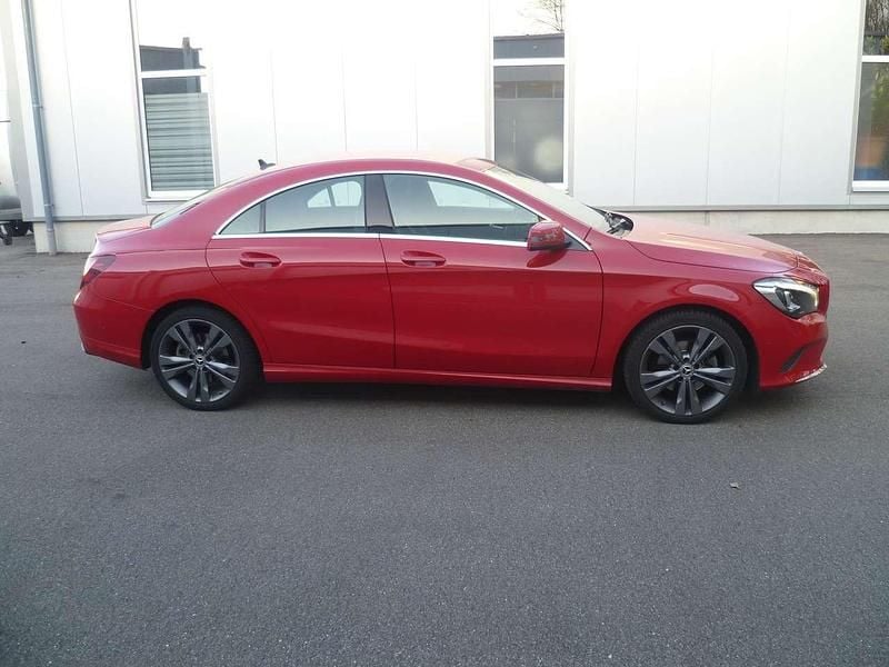 Gebraucht Mercedes CLA180 Edition 122 PS (89 kW) 2018 Jupiterrot Limousine